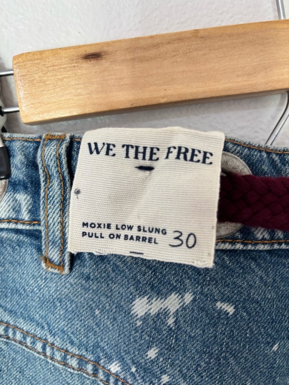 We The Free Moxie Distressed Paint Splatter Jeans NWT Burgundy Belt - Picture 4 of 6